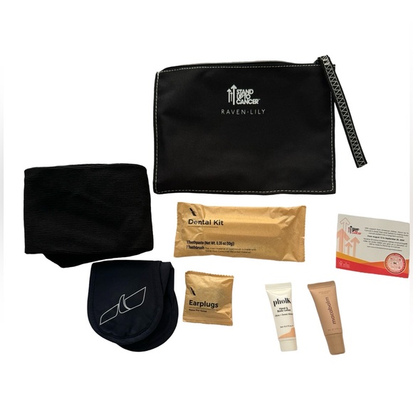 American Airlines Business Class stylish canvas pouch with travel amenity kit. - Picture 2 of 7